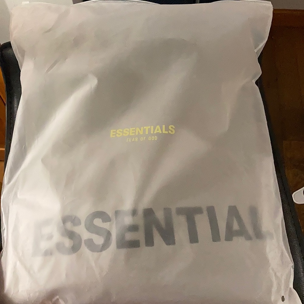 Essentials fear of god sweatshirt